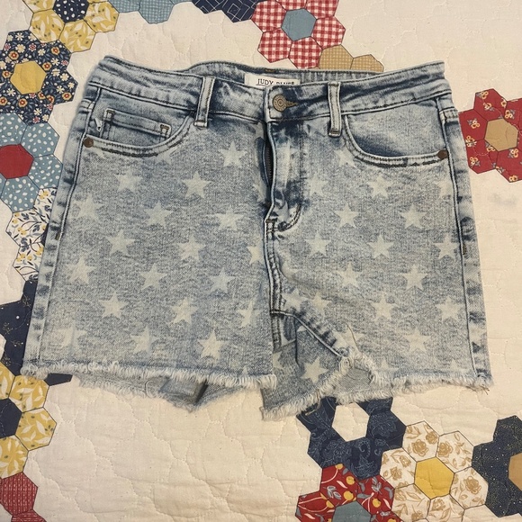 Judy Blue Star denim Shorts - Picture 1 of 2
